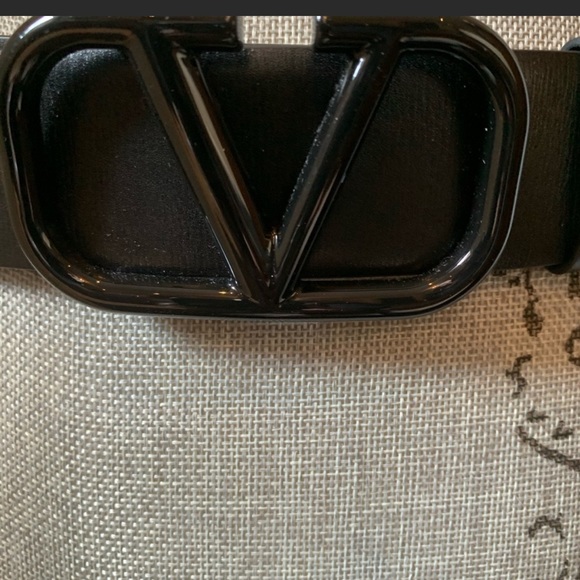 Valentino Garavani belt - Picture 3 of 17